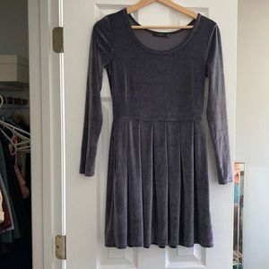 Aritzia Talula lipinsky long sleeve skater dress velvet s